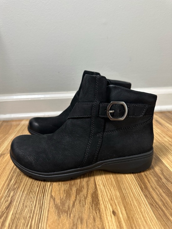 Clarks Collection Water Repellent Leather Boots -Carleigh Angie 6.5M Black - Picture 2 of 12